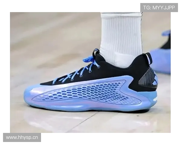 库里亲自穿搭爱德华兹AE1金牌配色PE鞋款展现独特风格与个人魅力